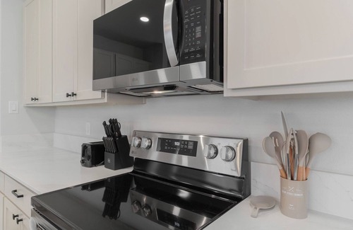Dallas Hotel | Modern Dallas Townhouse -Ideal for Families & Groups -Near Downtown & Deep Ellum