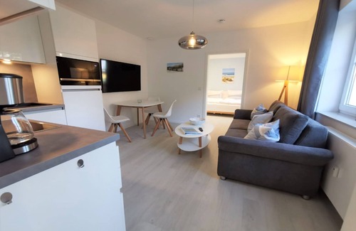 Gross Zicker Apartment | Modern vacation apartment with private terrace - Haus Inselwind FeWo MEERferien