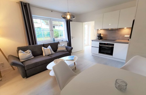 Gross Zicker Apartment | Modern vacation apartment with private terrace - Haus Inselwind FeWo MEERferien