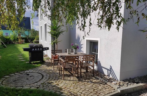 Schwarzenbach an der Saale Apartment | Modern basement holiday apartment with pleasant underfloor heating