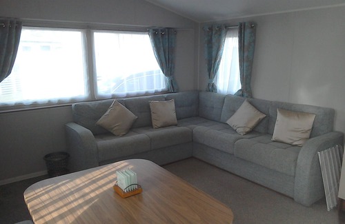 Exmouth House | Modern Deluxe 3 bedroom caravan with sea views