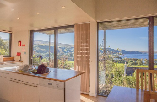 Uig House | Modern design, Great sea bay view, 2 bedrooms & 3 bathrooms
