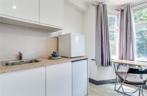 Dollis Hill Apartment | Modern Designer Studio Flat London