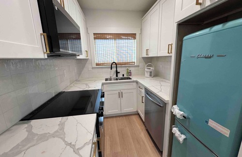 Garden Alameda Cottage | Modern Detached ADU with Garaged Parking in Heart of San Jose Downtown