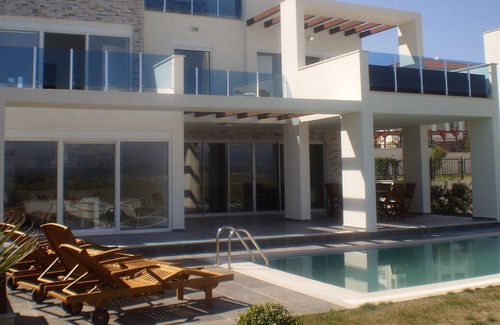 Side Villa | Modern detached villa