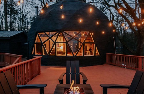 Tate Cabin | Modern Dome + Cottage w/Views of Amicalola State Park!