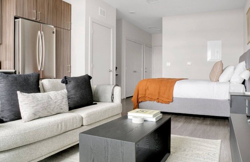 Dorchester Apartment | Modern Dorchester Studio w/ W/D, Gym & Pool, by Blueground