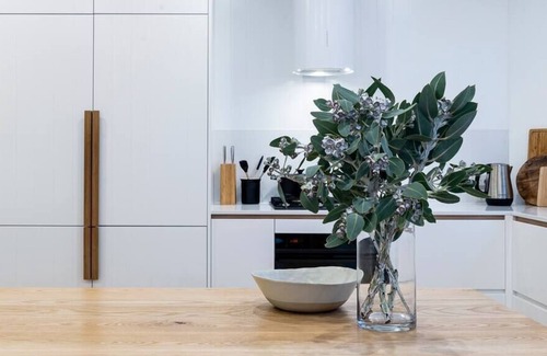Double Bay Apartment | Modern Double Bay Apartment - 2min Walk To Beach