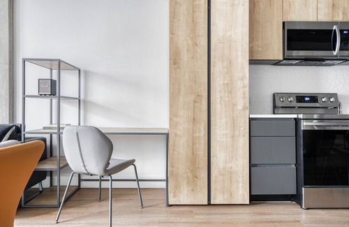 City West Apartment | Modern Downtown 1BR w/Pool, Gym & W/D near Staples Center, by Blueground