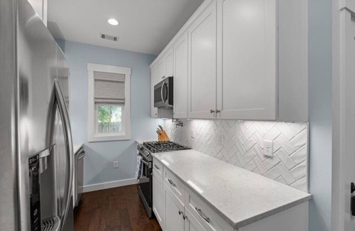 Uptown Cottage | Modern Downtown Cottage