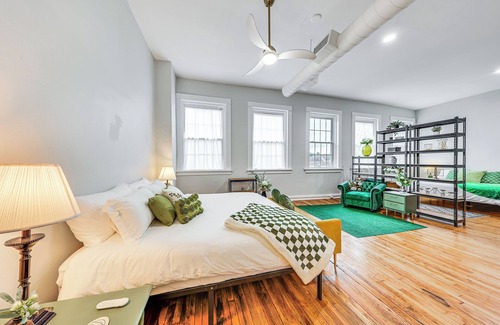 Downtown Apartment | Modern Downtown Studio - Walk to Augusta Common!