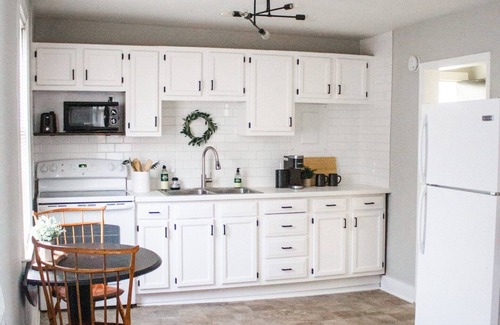 Old Town Fredericksburg Apartment | Modern Downtown Apartment Above Local Coffee Shop
