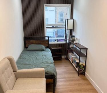 Bow House | Modern East London Apartment with Private Studio & Guest Rooms-Near Bow, Victoria Park