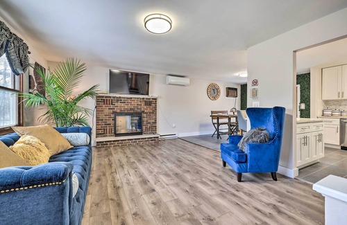 East Stroudsburg House | Modern East Stroudsburg Home w/Pool + Fire Pit