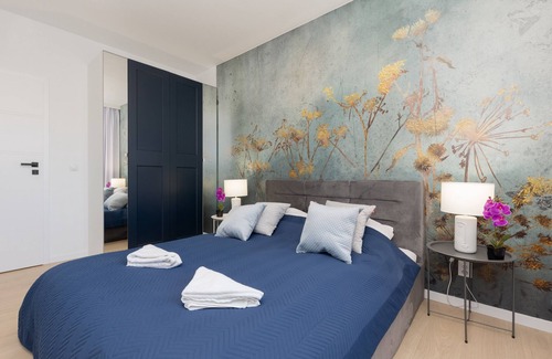 Baluty Apartment | Modern Elegance Apartment with Parking & AC next to Manufaktura