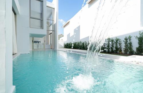 Si Sunthon Villa | Modern Elegance & Tropical Vibe - 4BR Pool Villa in New Build Residence Lux Pride 2 V10