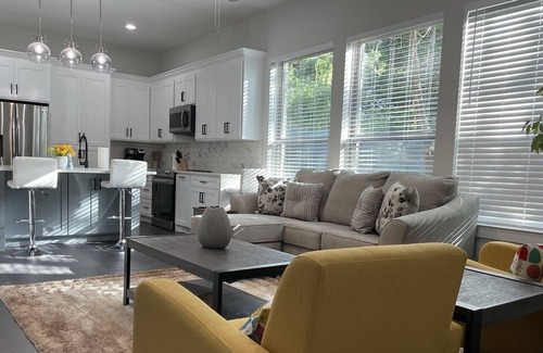 Oak Cliff House | Modern Elegant Duplex Home: 3 bedrooms and 2 baths