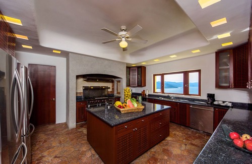 Amapas Villa | MODERN, ELEGANT W STUNNING VIEWS, PRIVATE POOL & STAFF