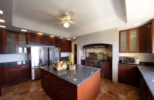 Amapas Villa | MODERN, ELEGANT W STUNNING VIEWS, PRIVATE POOL & STAFF