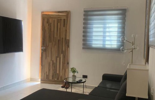 Accra Apartment | Modern Elegant yet Economic One Bedroom Get away Near Airport