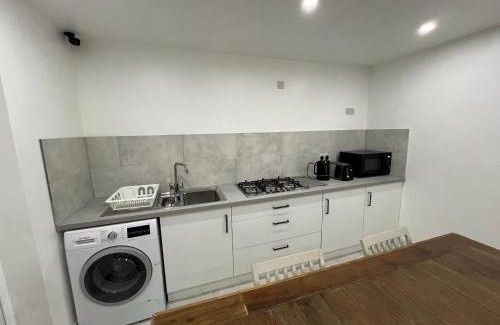 Luton House | Modern en-suite rooms Luton air port
