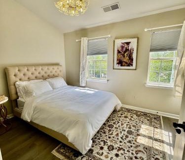 Charlotte House | Modern Entire 2-Bedroom House for 6 Guests at University City