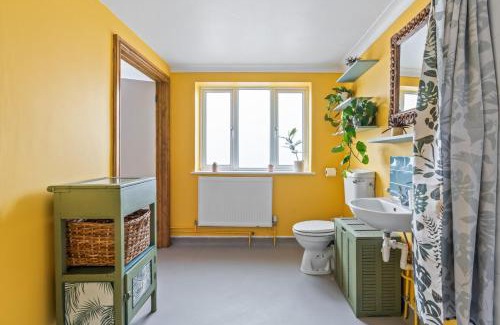 Woodingdean Apartment | Modern Escape in Peaceful Woodingdean