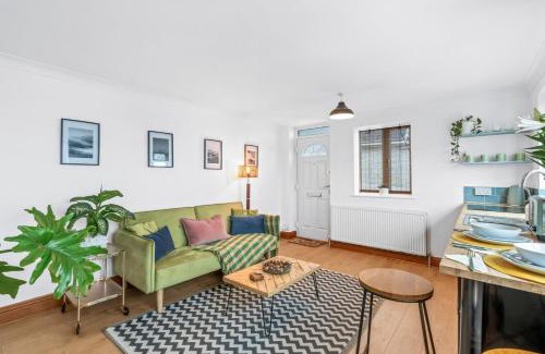 Woodingdean Apartment | Modern Escape in Peaceful Woodingdean