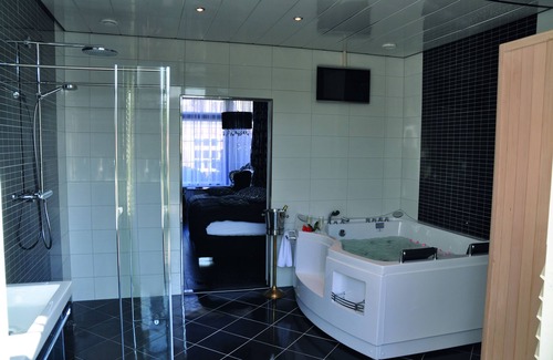 Bergen Hotel | Modern Escape w/Dining | Scenic Sand Dunes and Picturesque Nature Routes