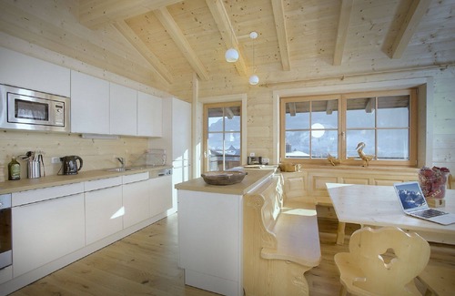 Bramberg am Wildkogel Ski Chalet | Modern Family Chalet, Pet Friendly, Sauna, Mountain Views