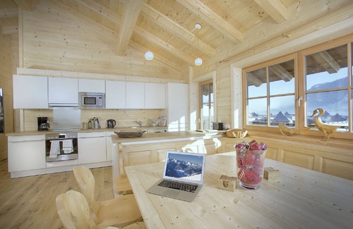 Bramberg am Wildkogel Ski Chalet | Modern Family Chalet, Pet Friendly, Sauna, Mountain Views