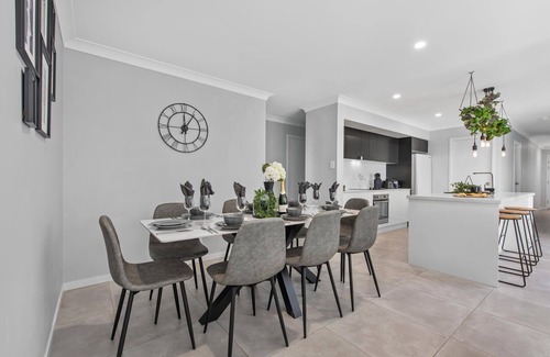 Newport Apartment | "Modern Family Buccaneer" - Newport Q 4020
