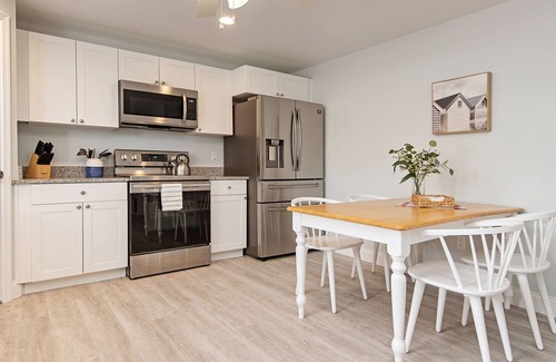 Downtown Dunedin Apartment | Modern Family-friendly Flat Downtown