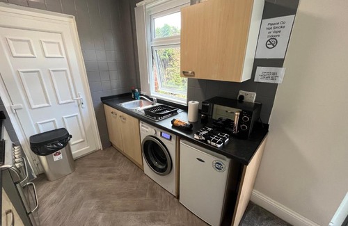Newcastle-upon-Tyne Villa | Modern Family home large garden free parking