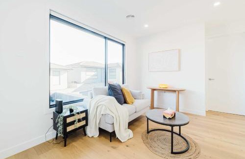 Box Hill North House | Modern Family Home 3BR in Box Hill North