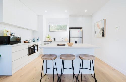 Box Hill North House | Modern Family Home 3BR in Box Hill North