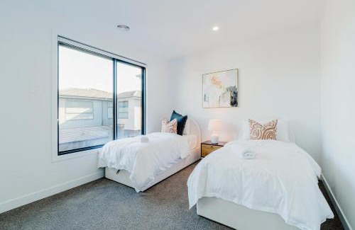 Box Hill North House | Modern Family Home 3BR in Box Hill North