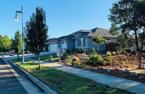 Columbia House | Modern family home in a quiet neighborhood near Bethel! 4 bedrooms and 3 baths!