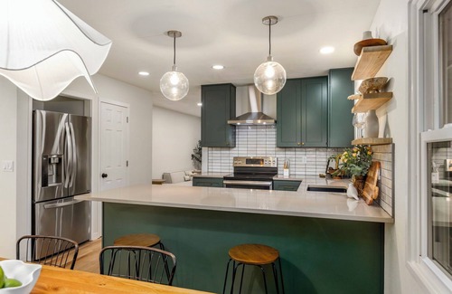 Bethany House | Modern Family Retreat in Bethany