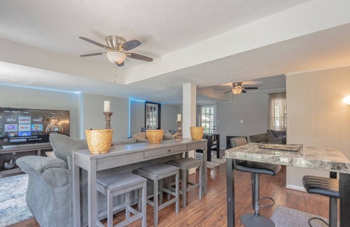 Lithonia House | Modern Family Utopia+Jacuzzi+3 Fire-Pits+King-Suite+Home Office+Free Parking