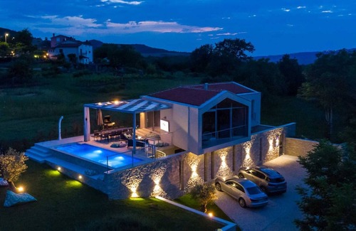 Brkac Villa | Modern Family Villa with Heated Private Pool