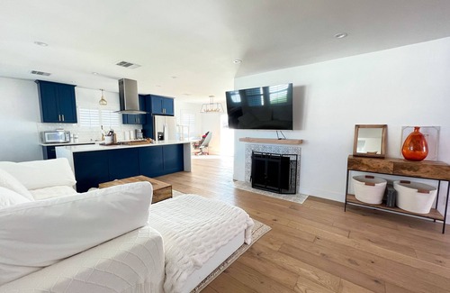 North Hills West House | Modern Farm House 3 bedrooms 2 bathrooms with Backyard and Front Yard
