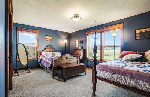 Dallas Other | Modern Farmhouse in the country on the golf course
