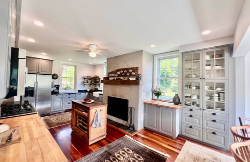 Stewartstown House | Modern farmhouse located on 53 acres of manicured rolling hills.