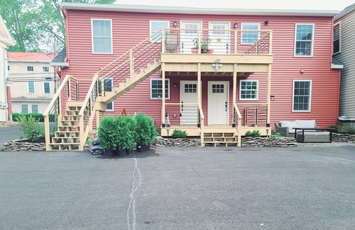 West Coxsackie Apartment | Modern Farmhouse Mid-Town Coxsackie - Unit 1