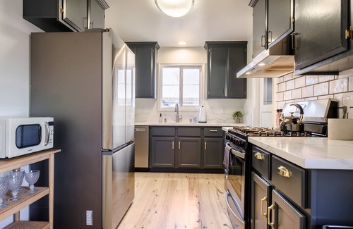 Sacramento House | Modern Farmhouse near Downtown & American River