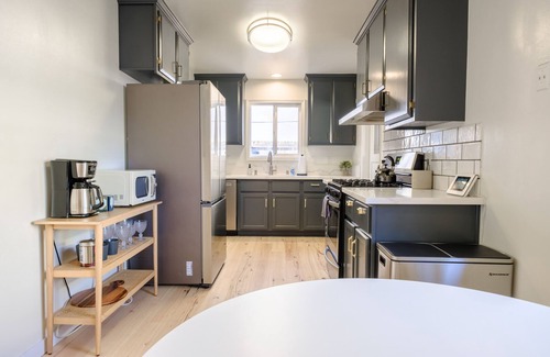 Sacramento House | Modern Farmhouse near Downtown & American River