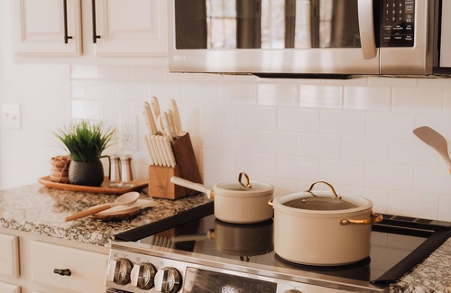 Houston County House | Modern Farmhouse Retreat Mid-Term Stay Pet Friendly