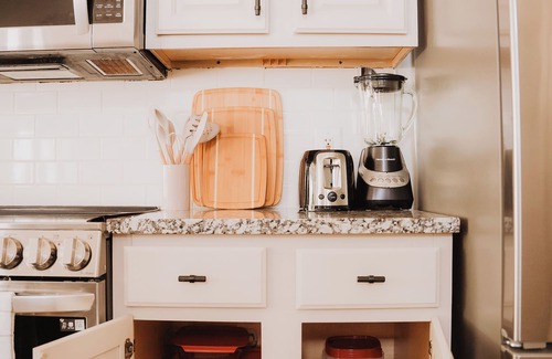 Houston County House | Modern Farmhouse Retreat Mid-Term Stay Pet Friendly