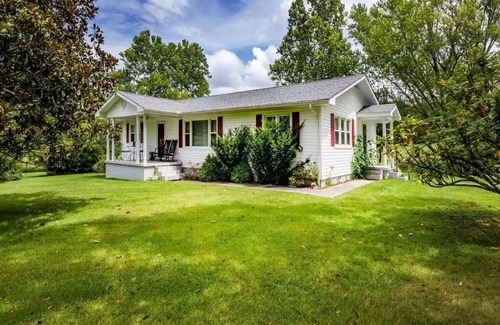 Elgin House | Modern Farmhouse Near Windrock